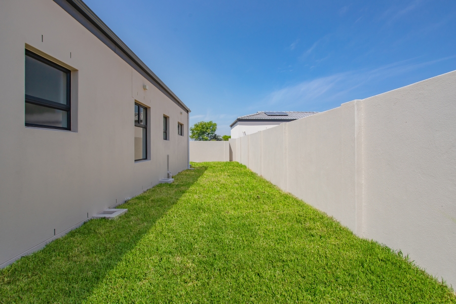 3 Bedroom Property for Sale in Honeydew Country Estate Western Cape